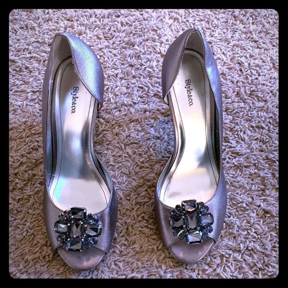 Women’s Style and Co Heels with embellishment